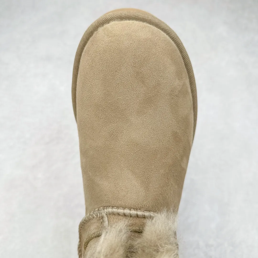 Pick up locally 💰600 UGG 1696 goddess style autumn and winter sheepskin and fur integrated snow boots. All shoes are made from the same factory as ZP. Longfeng A-grade Australian imported sheepskin and fur integrated women's boots. Brand OEM production line. Fully follow the ZP process. OEM original pattern maker. Adhering to the principle of no original shoes and no development selection. Pay attention to every detail. The most authentic version on the market TREADLITE "Light Wing" technology outsole Lightweight/durable/flexible/pile size: 35 36 37 38 39 40 Coding: by3936010